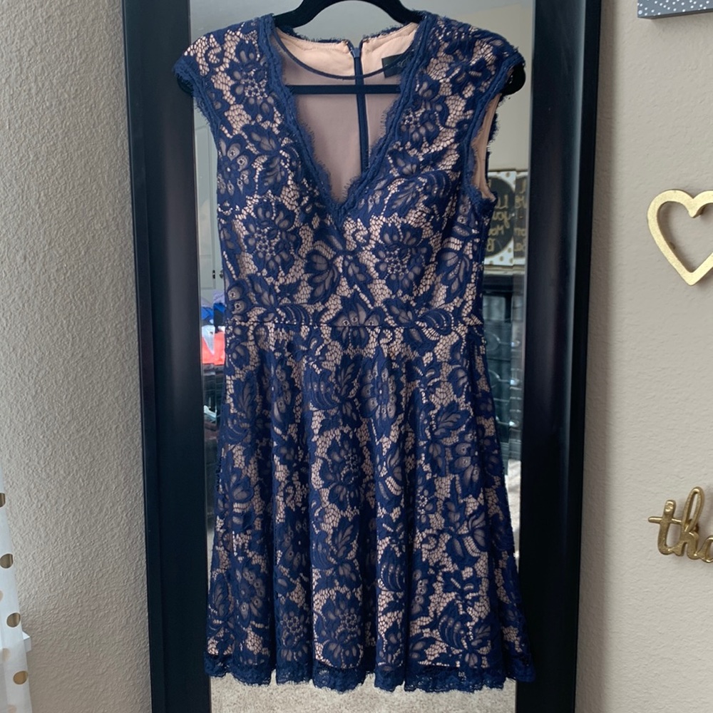 Fitted Mini Navy Beige Tan Lace Dress Mesh VNeck 8P 6